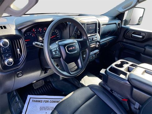 Used 2024 GMC Sierra 2500 Pro w/ Convenience Package image 9