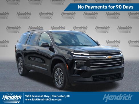 Used 2026 Chevrolet Traverse LT AWD/4WD image 1