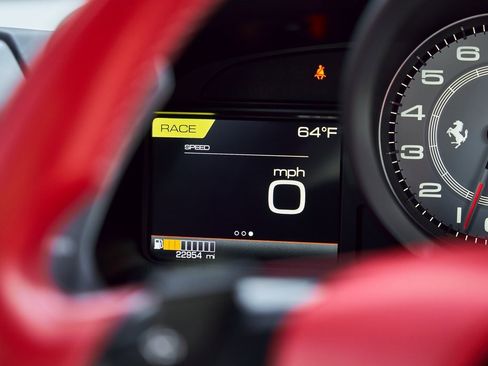 Used 2021 Ferrari F8 Tributo image 52