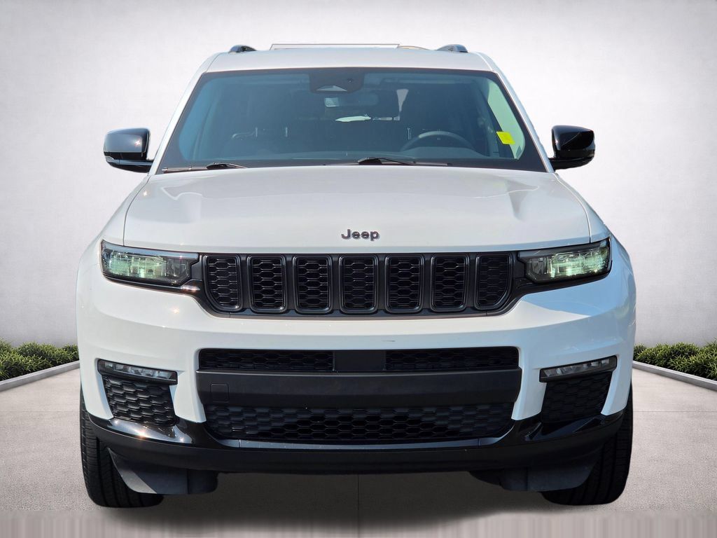Used 2023 Jeep Grand Cherokee L Limited w/ Black Appearance Package AWD/4WD image 3
