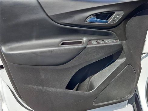 Certified 2018 Chevrolet Equinox LT w/ LPO, Protection Package FWD image 11