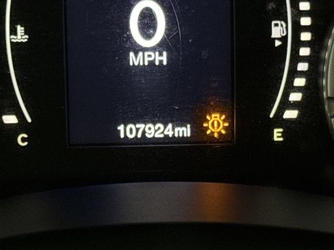 Used 2015 Jeep Renegade Latitude AWD/4WD image 13