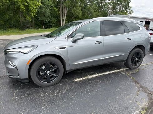 Used 2023 Buick Enclave Essence w/ Sport Touring Edition AWD/4WD image 7