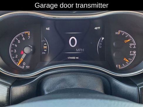 Used 2016 Jeep Grand Cherokee Limited w/ Luxury Group II image 40