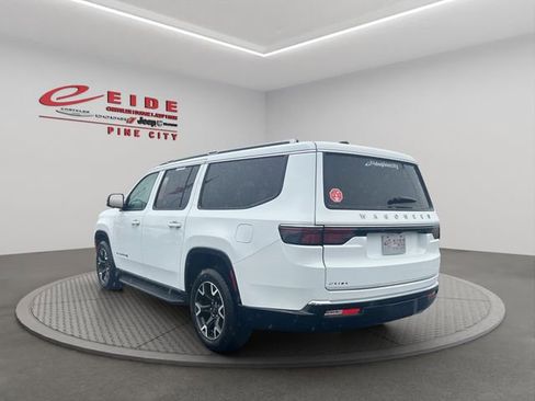 Used 2025 Jeep Wagoneer L Series III AWD/4WD image 3