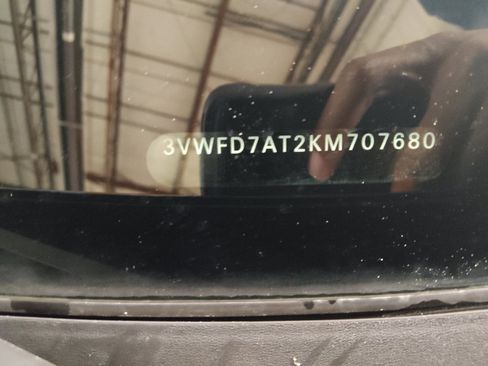 Used 2019 Volkswagen Beetle 2.0T S image 33