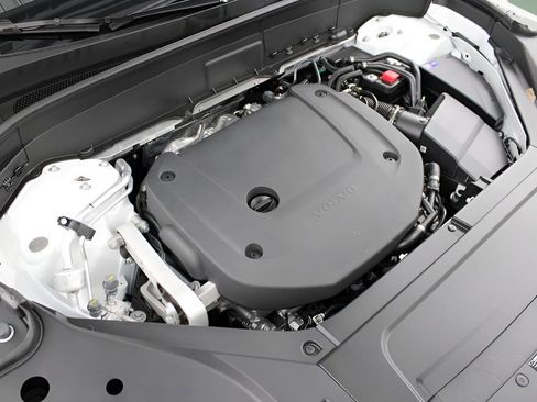 New 2026 Volvo XC90 B6 Ultra w/ Protection Package Premier image 25