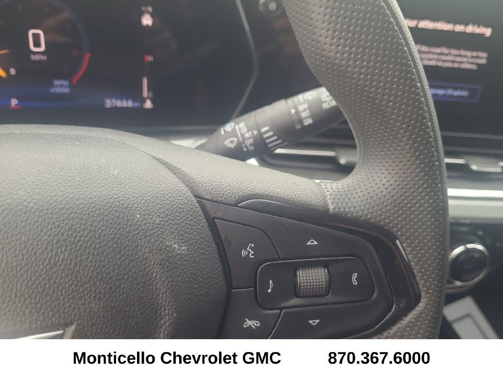 Used 2025 Chevrolet Trax LT FWD image 18