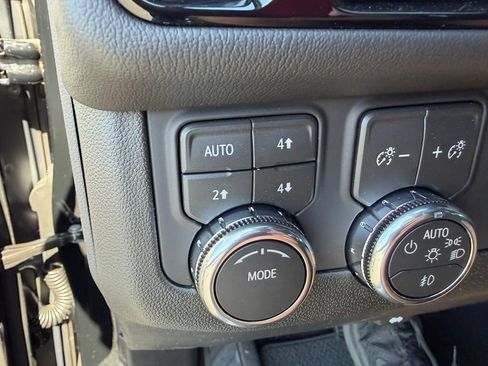 New 2026 GMC Yukon Denali w/ Advanced Technology Package AWD/4WD image 31