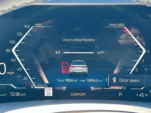 Used 2024 BMW X7 xDrive40i w/ M Sport Package image 11