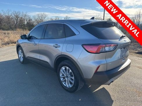 Used 2021 Ford Escape SE image 6