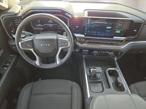 Used 2025 Chevrolet Silverado 1500 LT Trail Boss w/ LPO, Dark Essentials Package AWD/4WD image 19