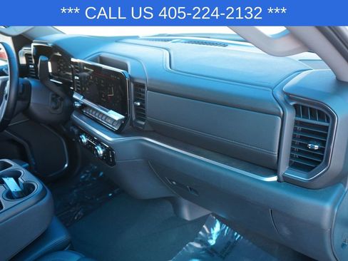 Used 2025 GMC Sierra 1500 SLT AWD/4WD image 29