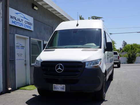Used 2019 Mercedes-Benz Sprinter 170 image 2