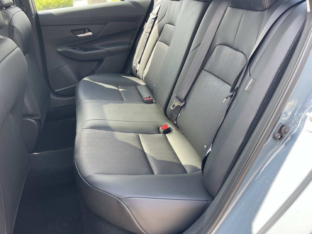New 2027 Nissan Sentra SR w/ SR Premium Package FWD image 17