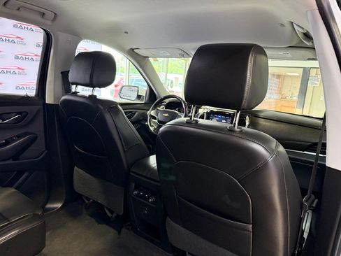 Used 2020 Chevrolet Traverse LT w/ Driver Confidence II Package AWD/4WD image 49