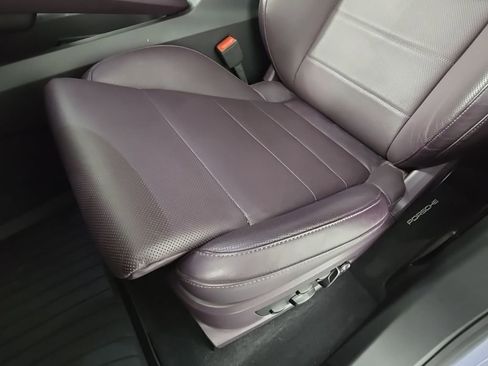 Used 2024 Porsche Macan 4 Electric image 13