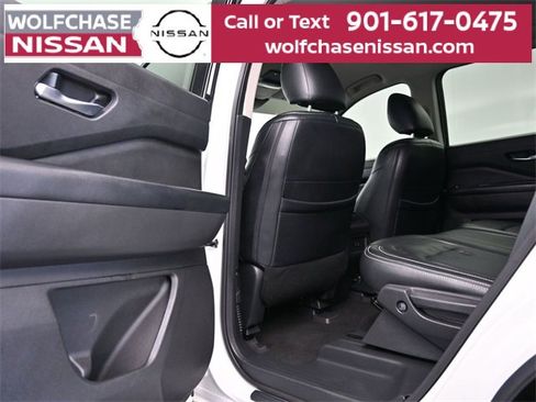Used 2022 Nissan Pathfinder SV image 13