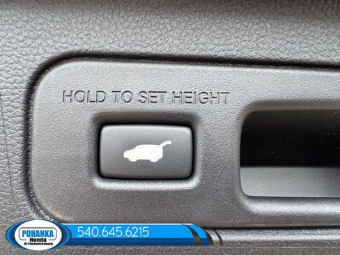 New 2025 Honda Pilot Touring image 11