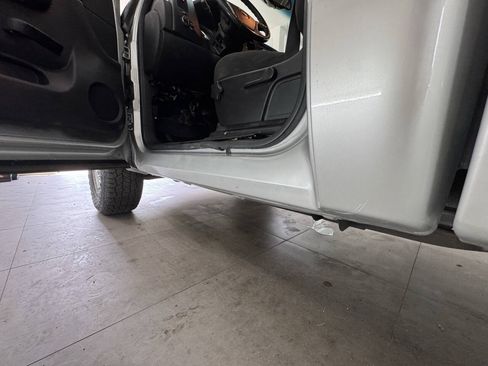 Used 2010 Chevrolet Silverado 1500 LT AWD/4WD image 14