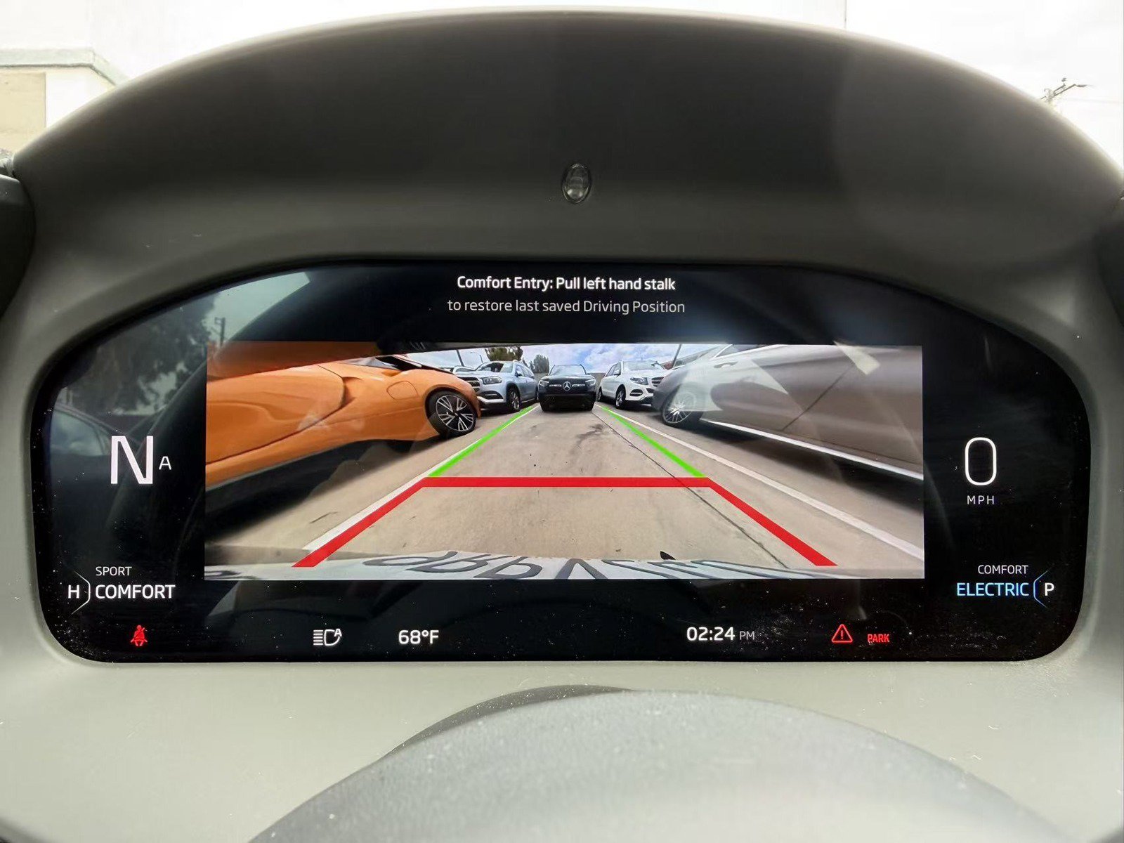 Used 2023 McLaren Artura RWD image 10