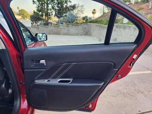 Used 2010 Ford Fusion Sport image 32