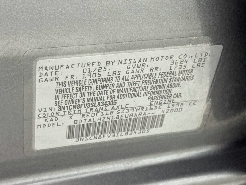 Used 2025 Nissan Versa SR FWD image 29