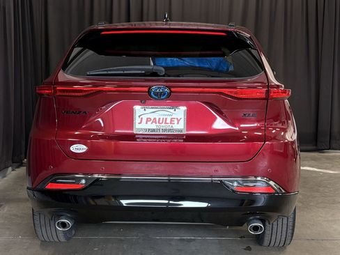 Certified 2024 Toyota Venza Nightshade image 29