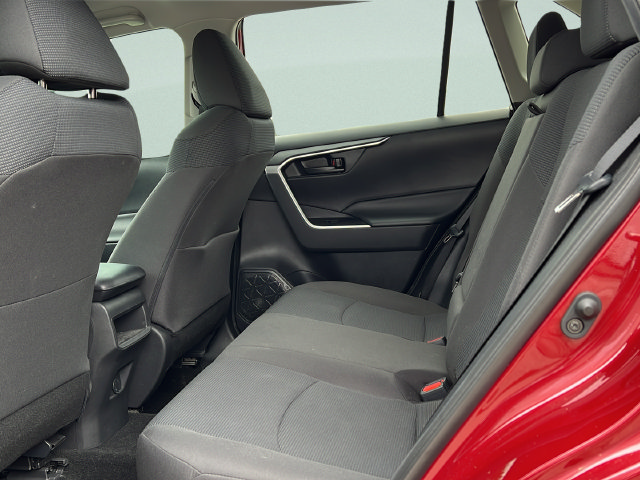 Used 2020 Toyota RAV4 LE FWD image 15