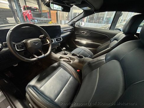 Used 2025 Ford Mustang GT Premium w/ GT Performance Package RWD image 15