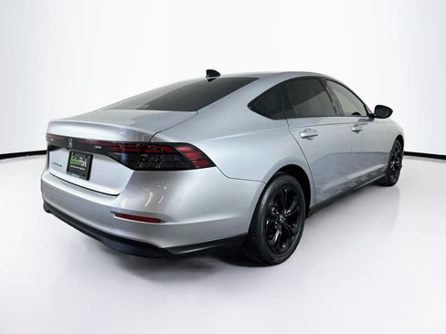 Used 2025 Honda Accord SE image 9