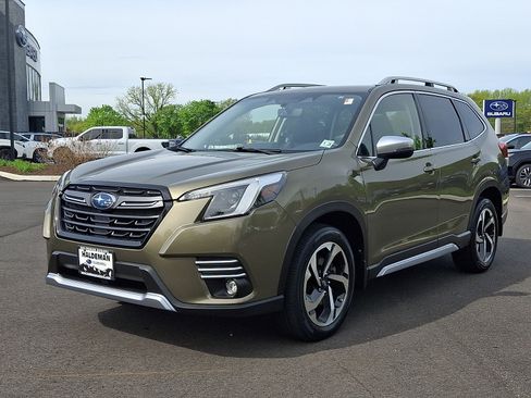 Used 2023 Subaru Forester Touring AWD/4WD image 3