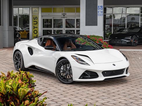Used 2025 Lotus Emira RWD image 5