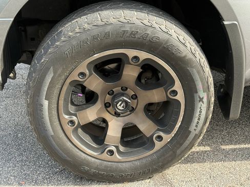 Used 2019 Nissan Frontier PRO-4X AWD/4WD image 10