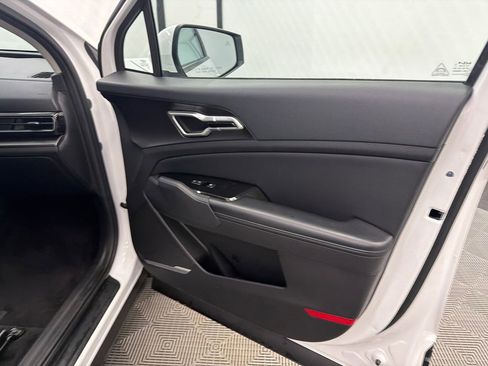 Used 2023 Kia Sportage EX AWD/4WD image 15