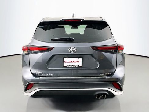 Used 2025 Toyota Highlander Limited AWD/4WD image 8