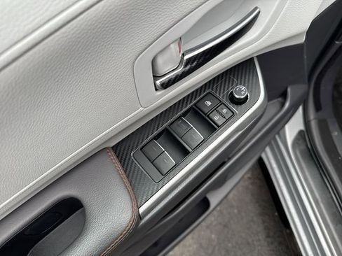 Used 2023 Toyota Sienna XSE image 17