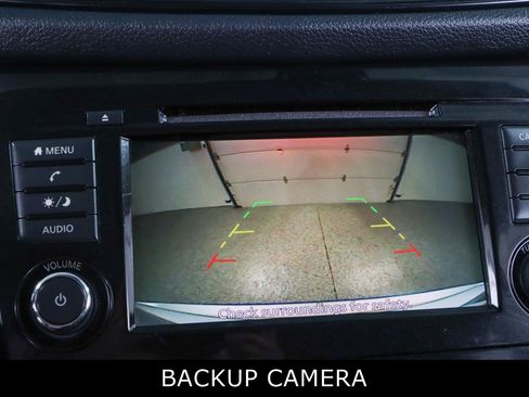 Used 2020 Nissan Rogue SV FWD image 18