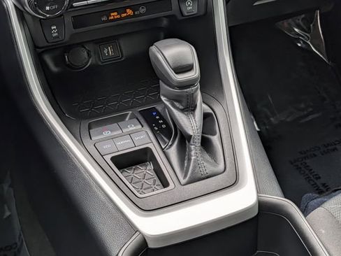 Used 2024 Toyota RAV4 XLE FWD image 14