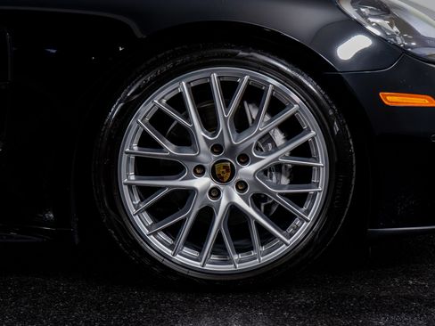 Used 2022 Porsche Panamera 4 Platinum Edition image 6