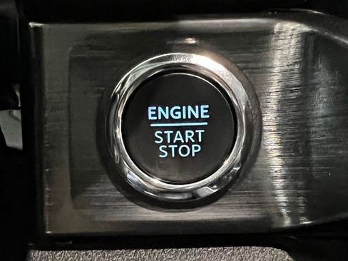 Used 2025 Ford F350 Lariat w/ Black Appearance Package AWD/4WD image 34