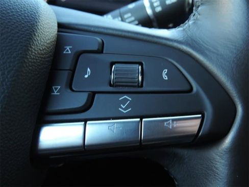 Certified 2025 Cadillac XT4 Premium Luxury image 24