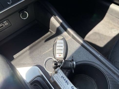 Used 2025 Nissan Altima 2.5 SV FWD image 21