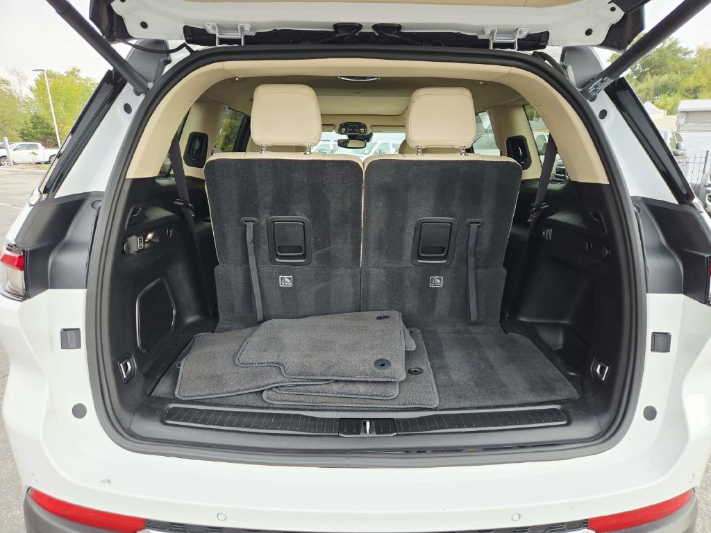 Used 2022 Jeep Grand Cherokee L Limited AWD/4WD image 15