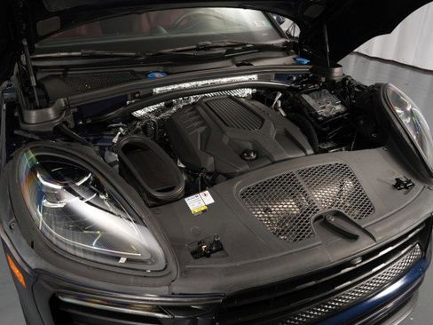 Used 2022 Porsche Macan AWD/4WD image 55