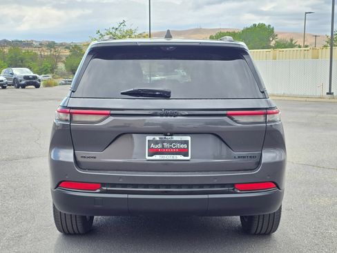 Used 2023 Jeep Grand Cherokee Limited w/ Luxury Tech Group II AWD/4WD image 36