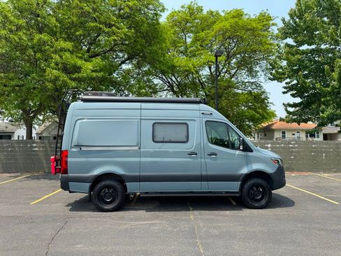 Used 2021 Mercedes-Benz Sprinter 2500 image 23