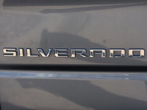 Used 2020 Chevrolet Silverado 1500 Custom w/ Custom Value Package image 7