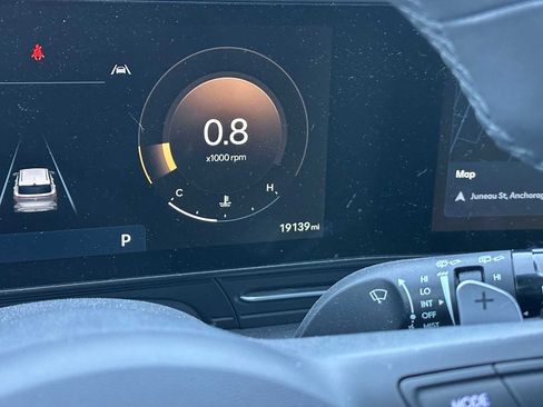 Used 2025 Hyundai Kona Limited image 25