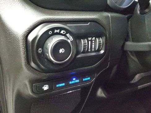 Used 2021 Jeep Wrangler Unlimited Sahara w/ Cold Weather Group image 22